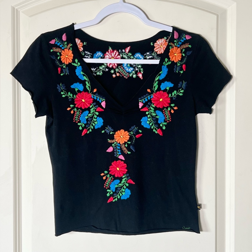 Black Floral Embroidered Short Sleeve Tee